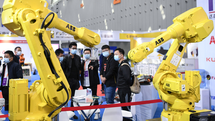 国外机器人企业抢占中国市场，院士为自主创新支招1.jpg