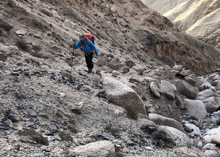 2018年初冬,邓李才在登山途中