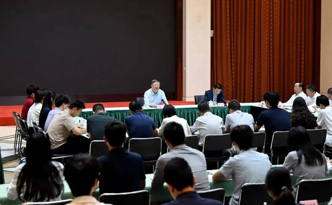 聚焦基础研究主题，陈吉宁为复旦大学师生代表作形势与政策报告