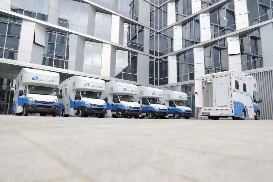 300万人份天之江生物自主研发的移动式核酸检测车已全力投入使用